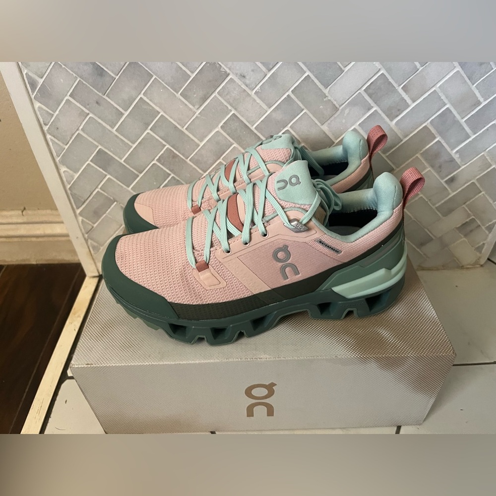 On Running Women's Sneakers in Pink and Teal - Picture 2 of 7